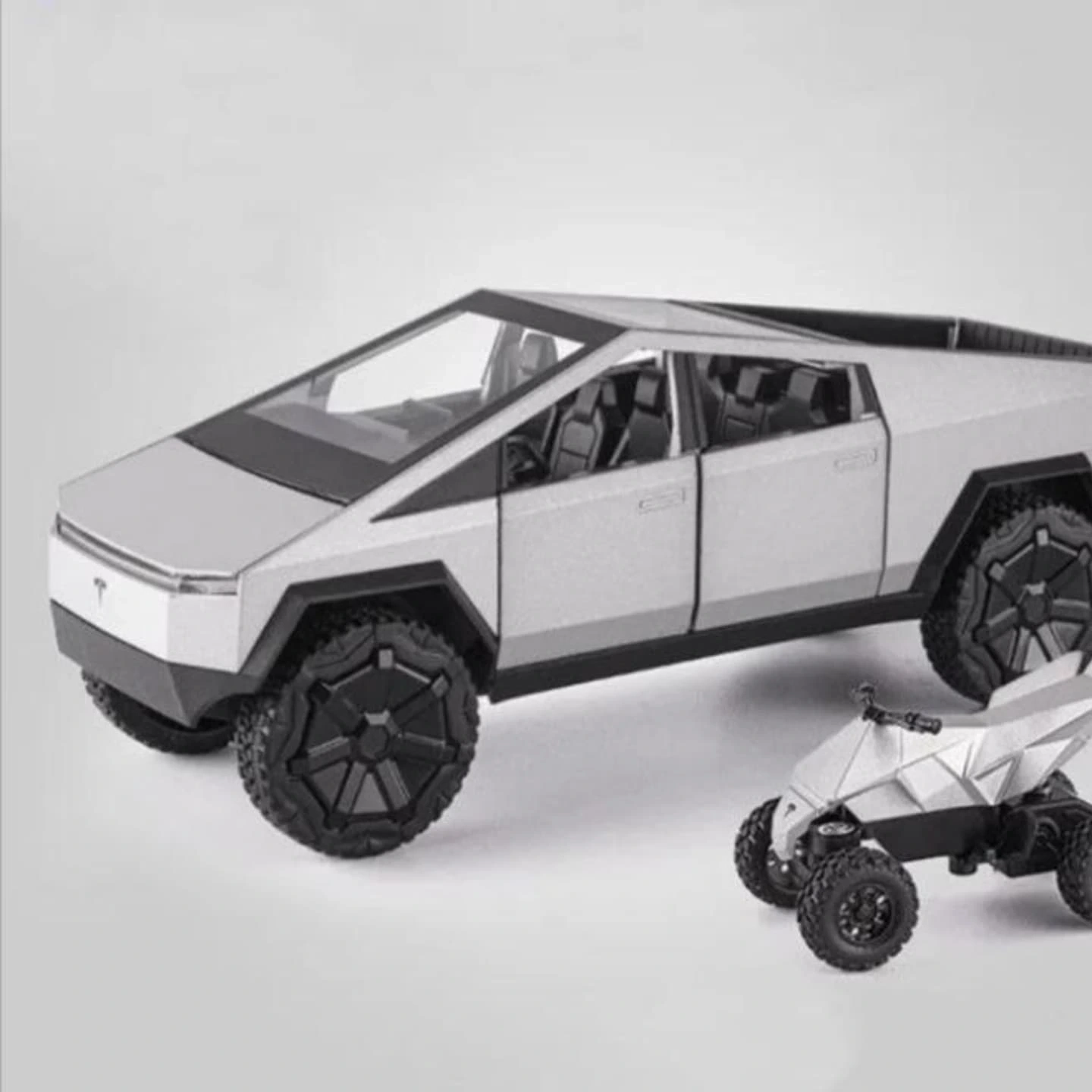 خرید ماشین فلزی سایبرتراک تسلا سایز 1.32 | فروشگاه اسباببازی قشم