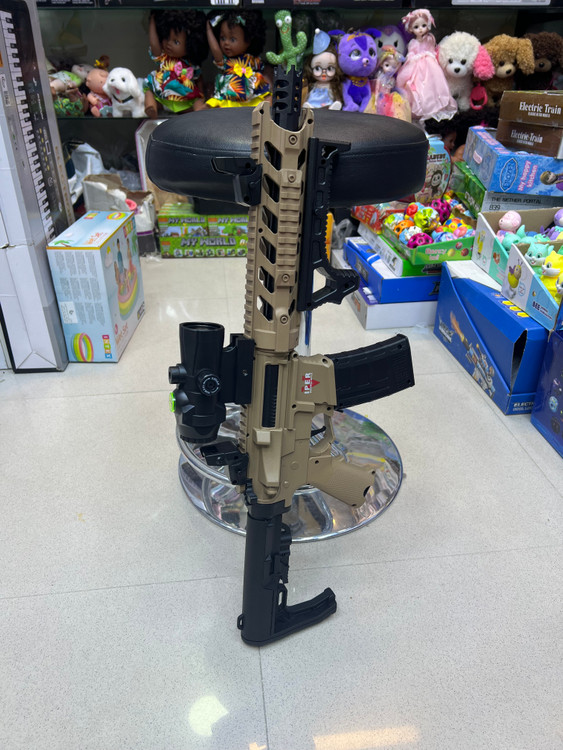 خرید تفنگ تیر ژله ای برد بالا M4 | فروشگاه اسباببازی قشم