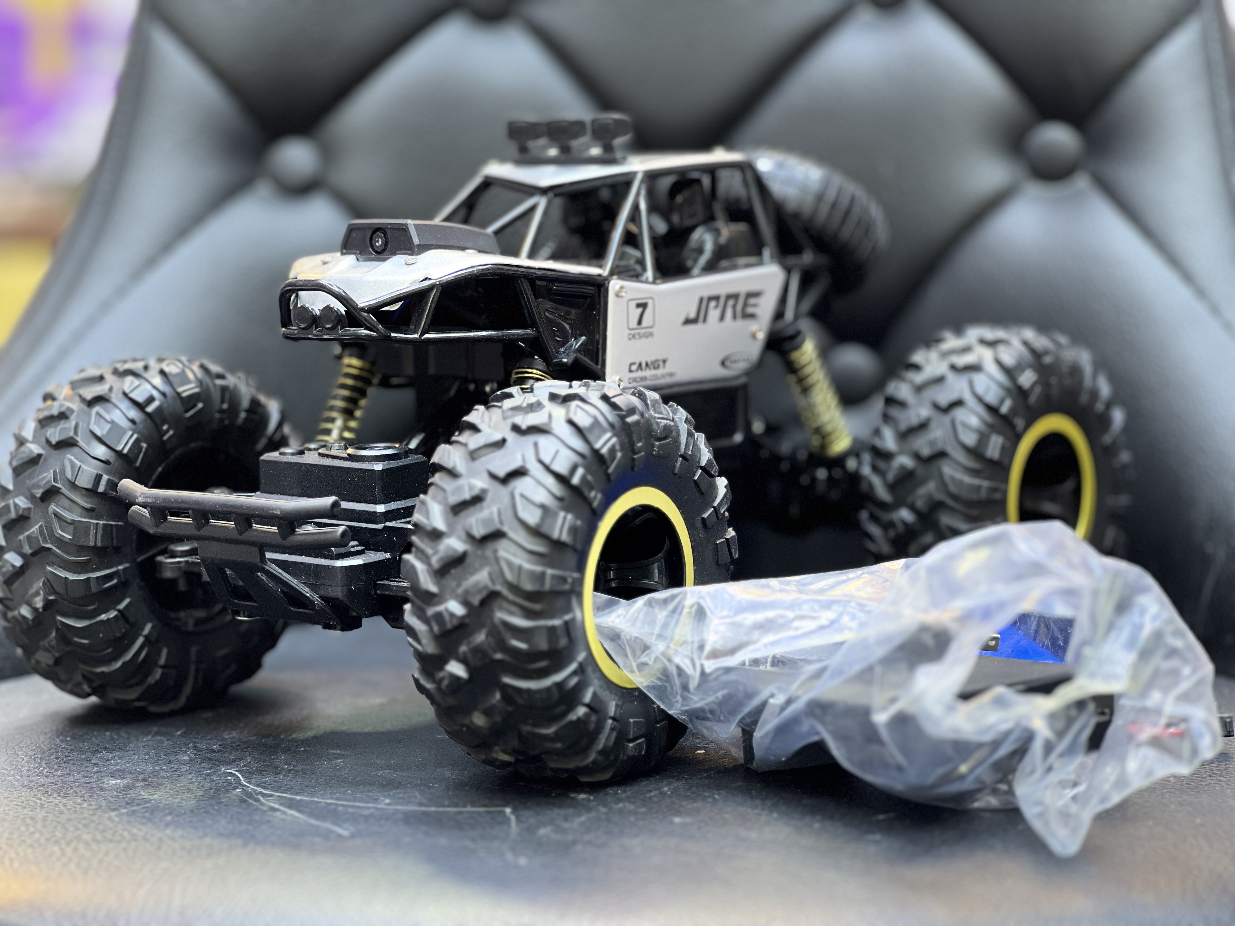 ماشین آفرود دوربین دار سایز۱:۱۶شارژی