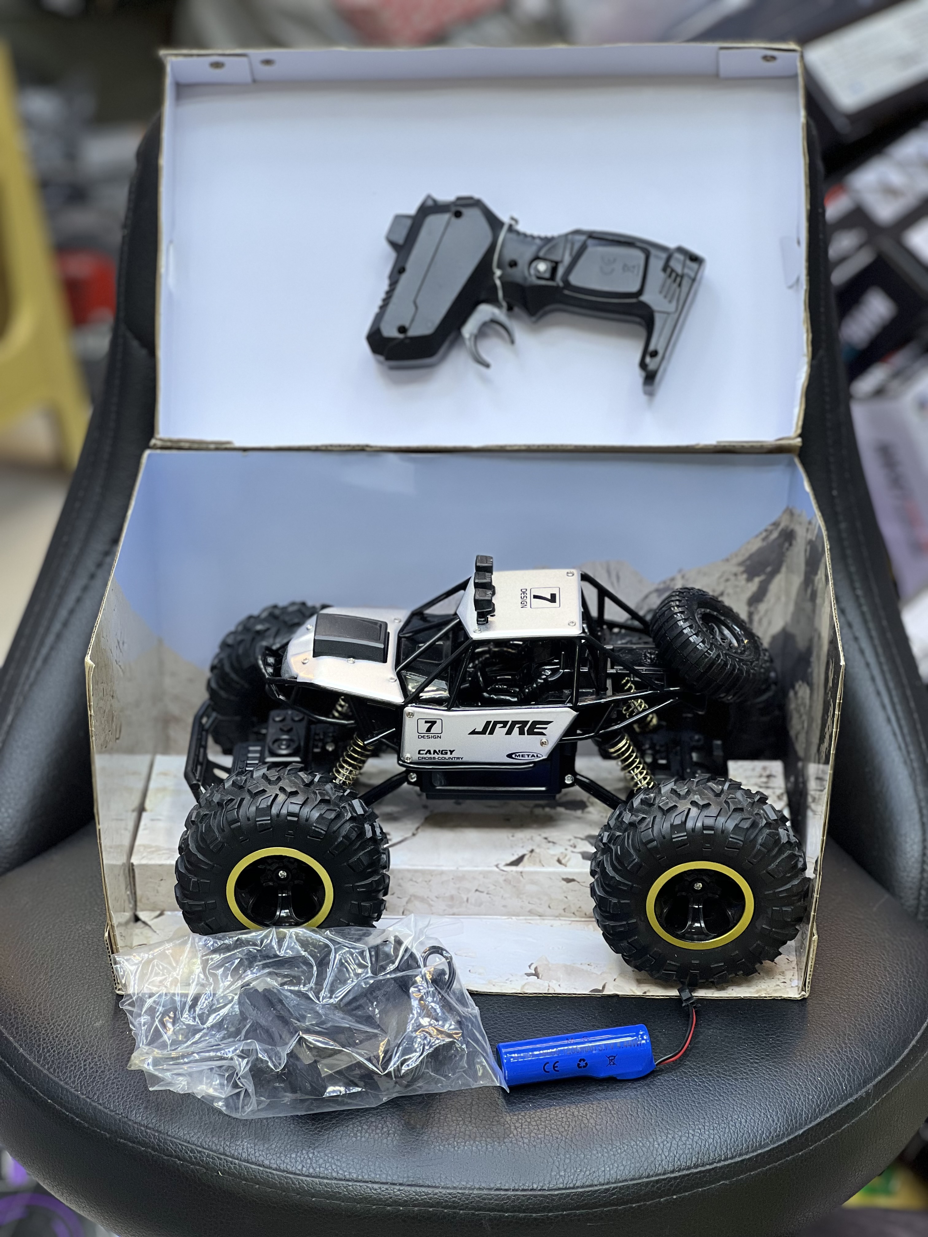 ماشین آفرود دوربین دار سایز۱:۱۶شارژی