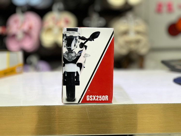 ماکت فلزی متور سوزوکی. GSX250R. ۱/۱۲