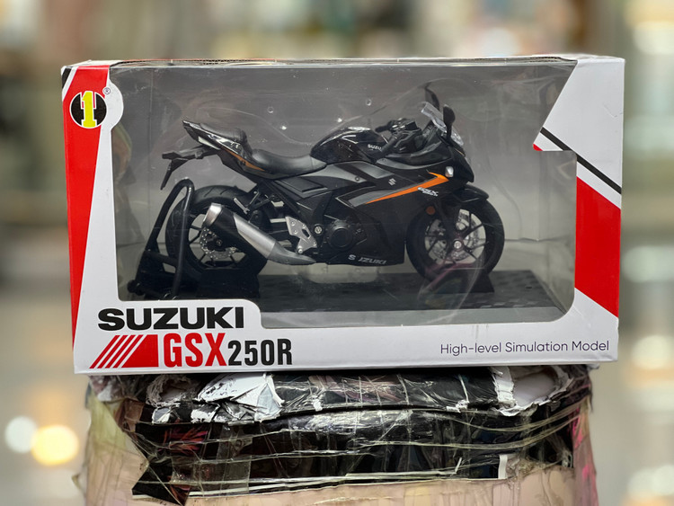 ماکت فلزی متور سوزوکی. GSX250R. ۱/۱۲